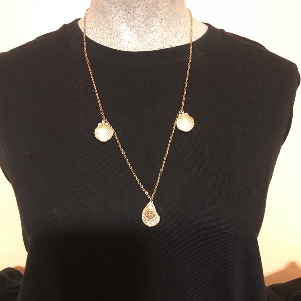 3 shell necklace